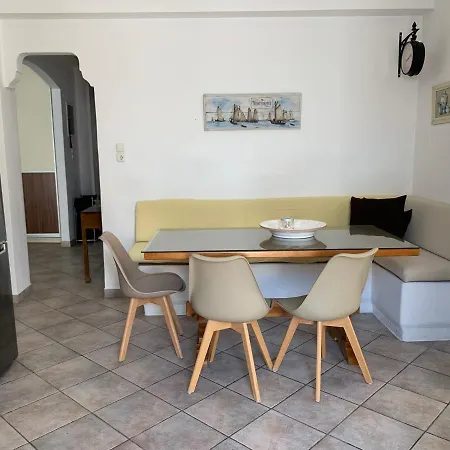 Violeta Family Livadia パロス島
