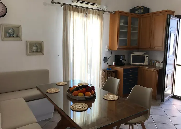 Violeta Family Livadia Páros